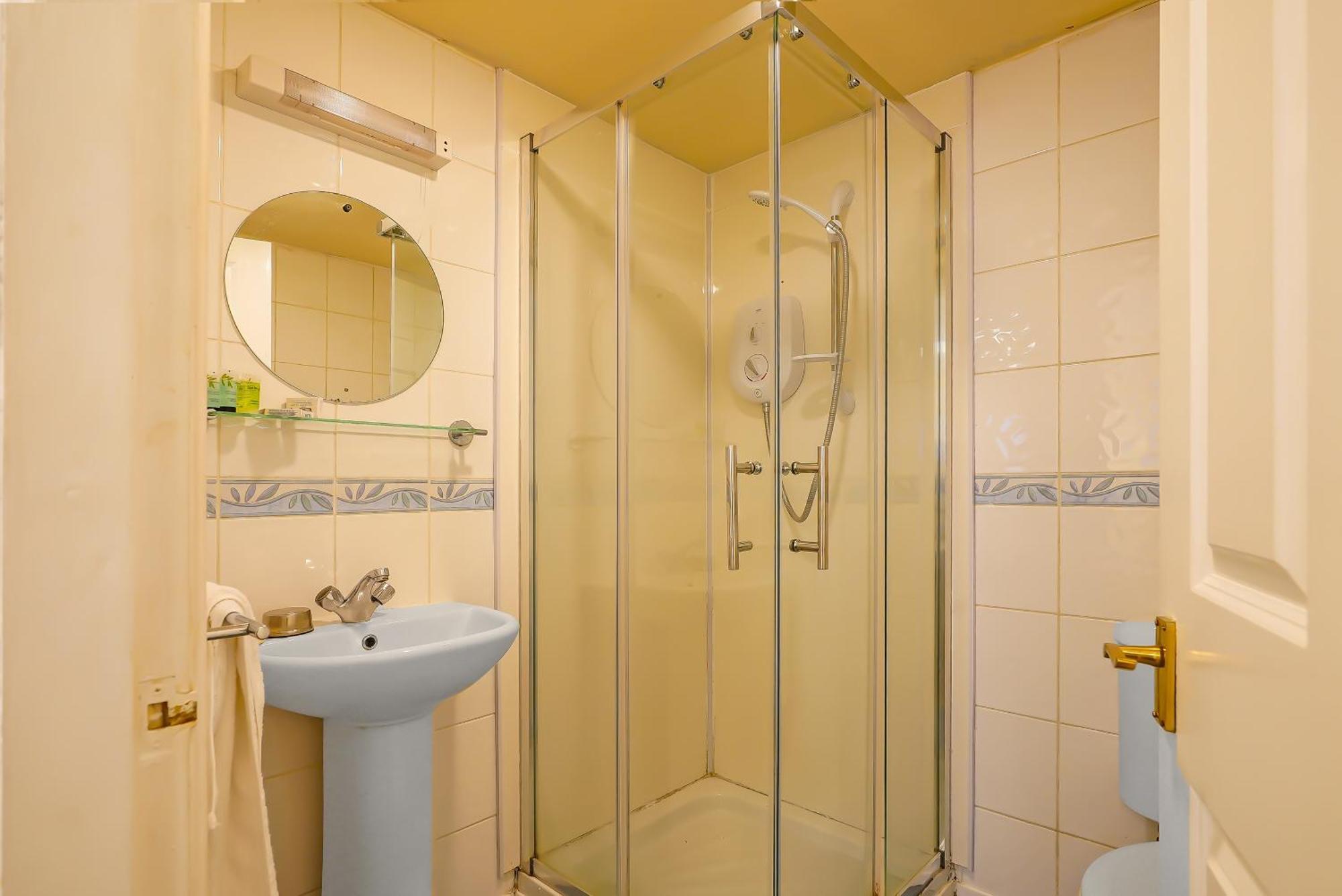 Oyo The White Horse, Ripon North Yorkshire Hotel Ngoại thất bức ảnh